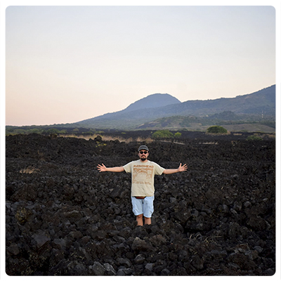 Diseñador Gráfico Leonardo Gómez. Desarrollo de piezas editoriales, identidad gráfica para eventos e ilustración. Diseñadores Gráficos freelance en Soyfreelance.com.CO. Diseñadores Gráficos freelance en Bogotá y Colombia. 