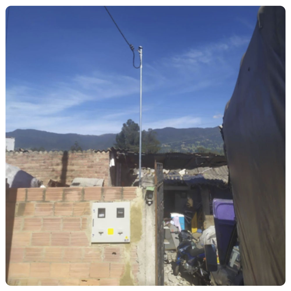 Electricista en Fusagasugá, Fusa, Cundinamarca. Revisión interna de instalaciones eléctricas residenciales, industriales y comerciales por aumento de consumo de energía en el recibo o factura de las empresas de energía. Electricista John Jairo Contreras Sierra. Electricistas, eléctricos y trabajos de electricidad en Bogotá y Colombia